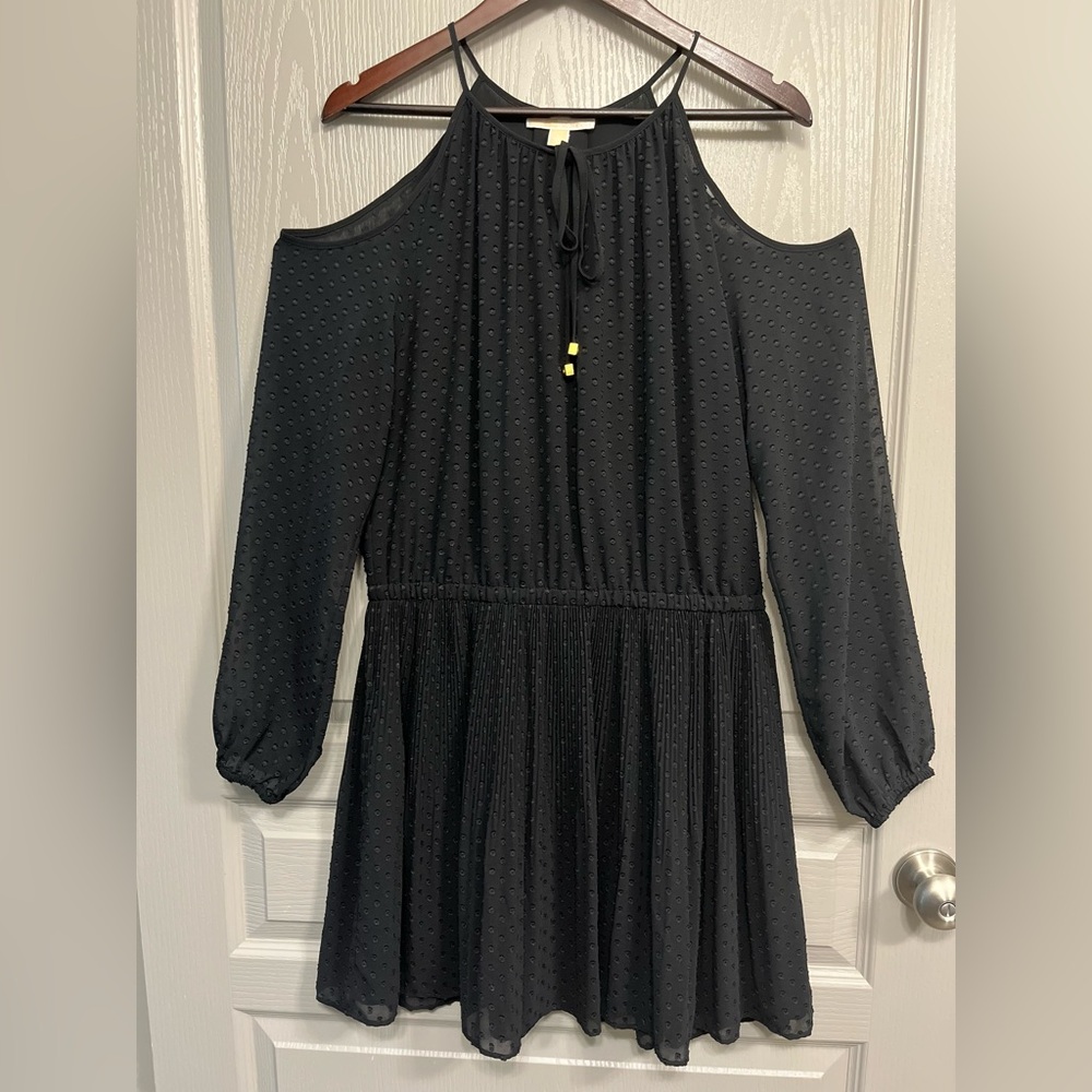 Open shoulder Michael Kors black dress size Large
